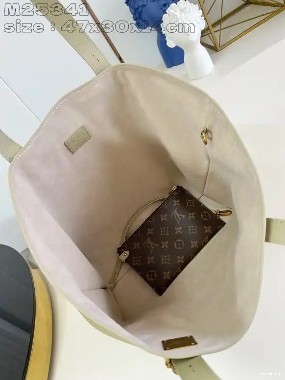 Cheap MM-47*30*14CM Cabas LOUIS VUITTON Low Key 0501
